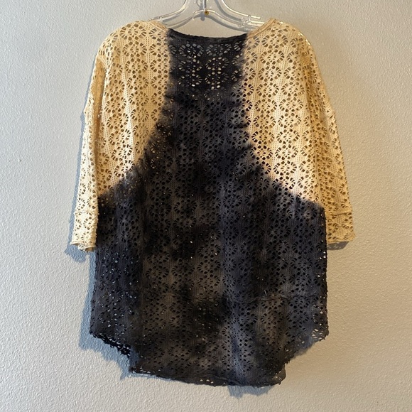 We The Free Gray & Ivory Tie Dye Round Neck Netted 3/4 Sleeve Pullover Top sz xs - Picture 3 of 3